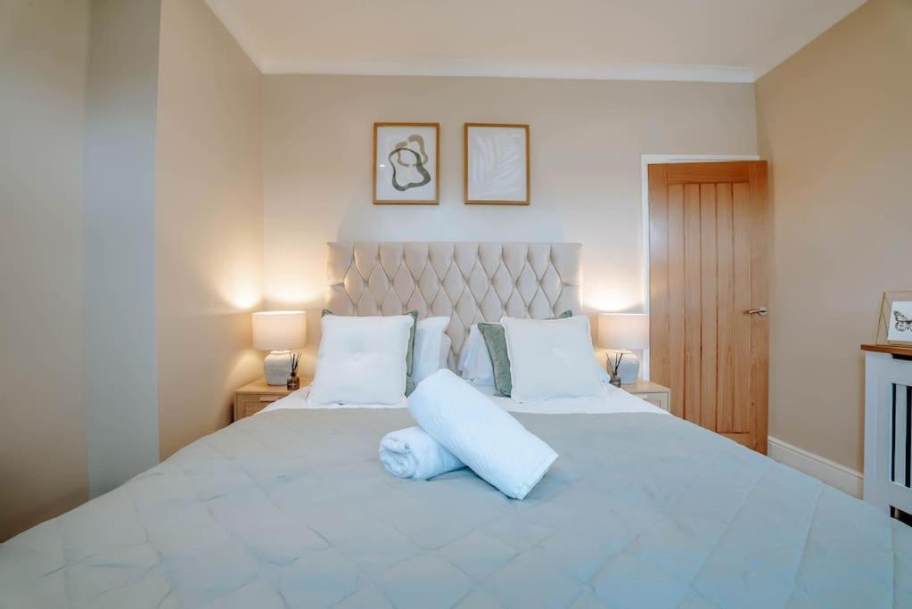 Holiday home Newly Refurbished 3 Bedroom Townhouse Free Parking