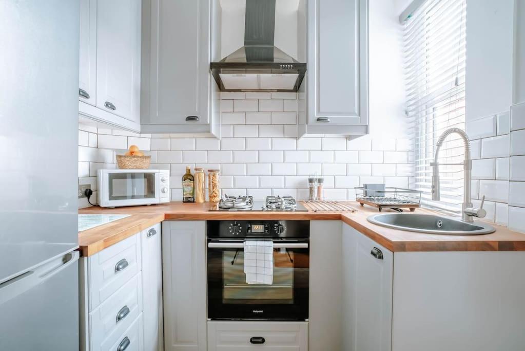 Holiday home Newly Refurbished 3 Bedroom Townhouse Free Parking Harrogate
